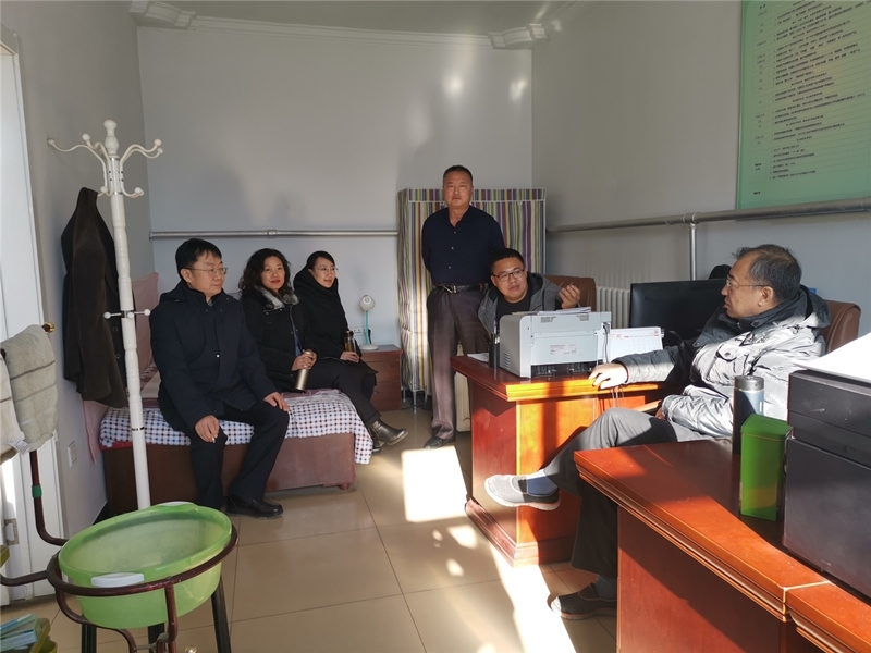 九游(中国)党外知识分子联谊会代表赴康保县慰问驻村工作组3.jpg