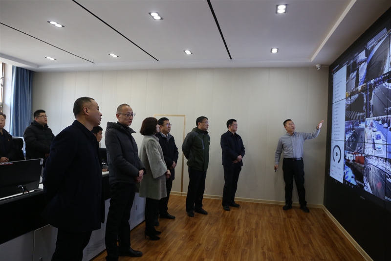 20191228校领导视察校园监控系统建设及使用情况1.jpg